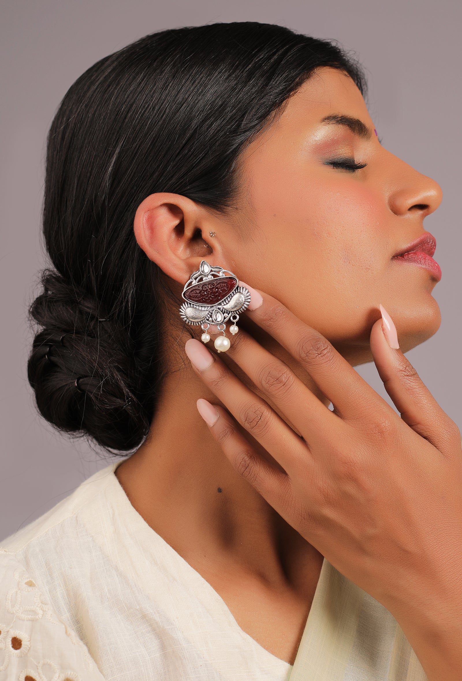 Maroon hot sale stone earrings