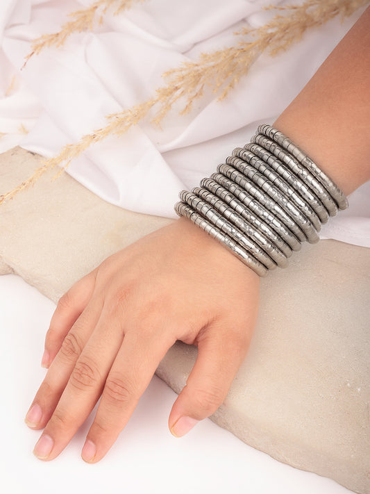 The Exquisite Helical Bangle in Silver